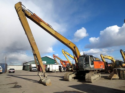  Экскаватор Hitachi ZX 270 LC-3  2008 года