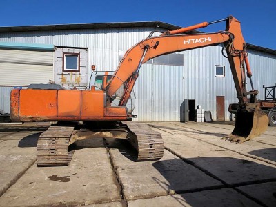  Экскаватор Hitachi EX200LC-5  1999 года