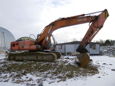 Hitachi 200 2000 года