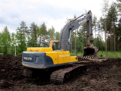  VOLVO 210 2010
