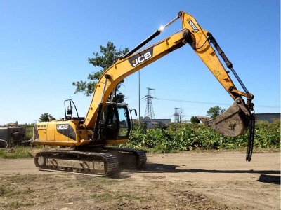 JCB 220 2012