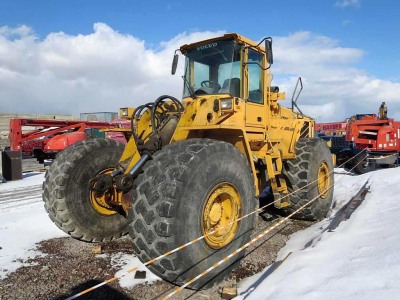 Погрузчик фронтальный Volvo L 220 E 2005 года