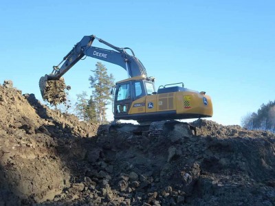 Экскаватор John Deere 260 2020 года