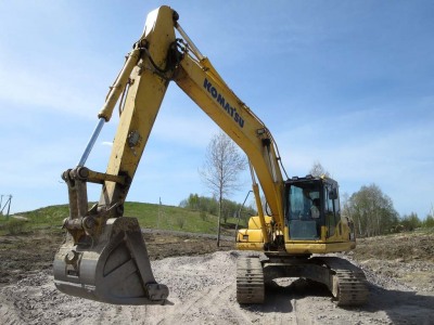 Экскаватор KOMATSU 200 2014 года