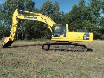 KOMATSU 300 2021