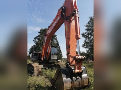 HITACHI 300 2020