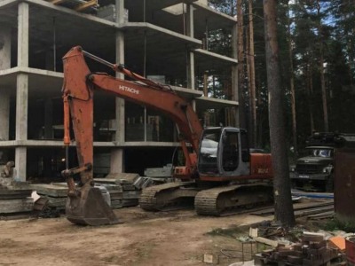  Экскаватор Hitachi EX 200 LC-5  2002 года