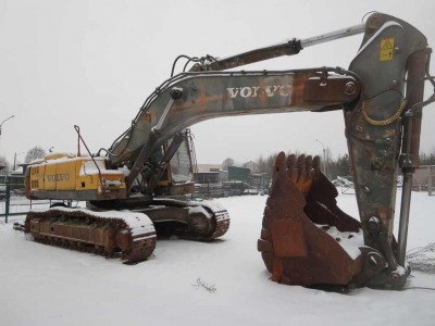 Экскаватор VOLVO 460 2011 года