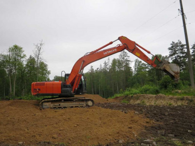  Экскаватор Hitachi 200  2021 года