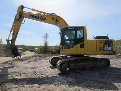 Komatsu PC200-7 