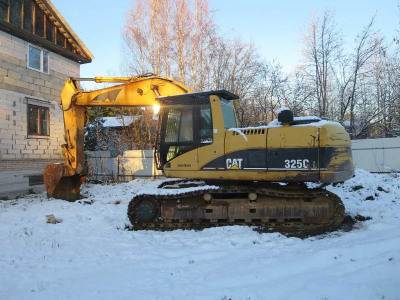 Экскаватор Caterpillar 325 2003 года