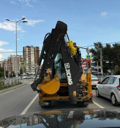  Экскаватор-погрузчик XCMG XC8 S3570 - это спецтехника 4х4  2024 года