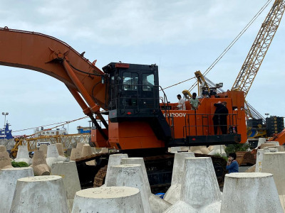 Экскаватор Hitachi EX1200 LONG REACH 2023 года