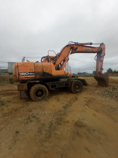  Экскаватор Doosan 180 W-V  2006 года