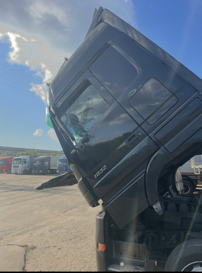 Mercedes Актрос 1832 2004 года, 10000 т