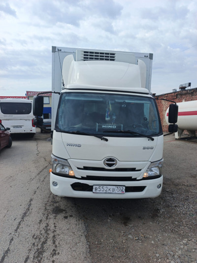 Hino 300 2021