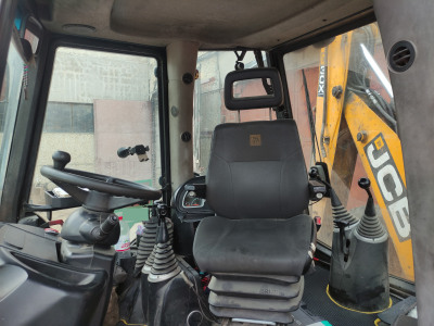  Экскаватор-погрузчик JCB  3CX  2011 года