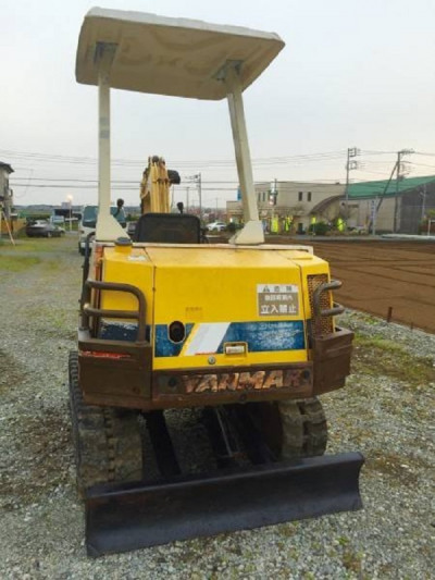Экскаватор YANMAR B-22 2002 года