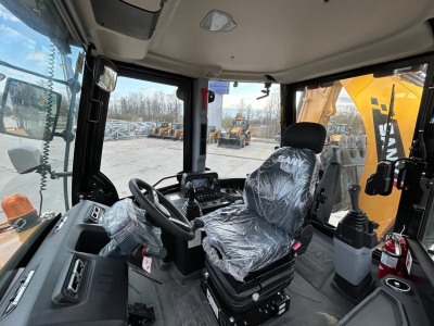 Экскаватор-погрузчик SANY BHL 105 2025 года