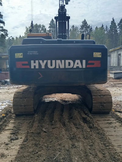 Экскаватор Hyundai HX220S 2022 года