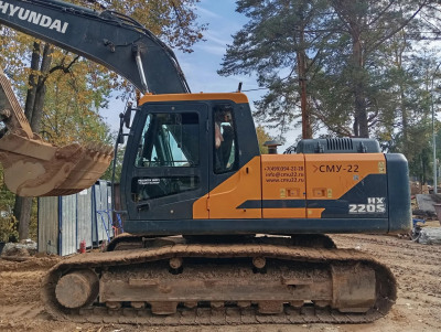Экскаватор Hyundai HX220S 2022 года
