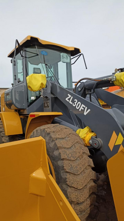 Погрузчик фронтальный XCMG (ХСМГ) ЗЛ30ФВ (ZL30FV) стандарт 2023 года