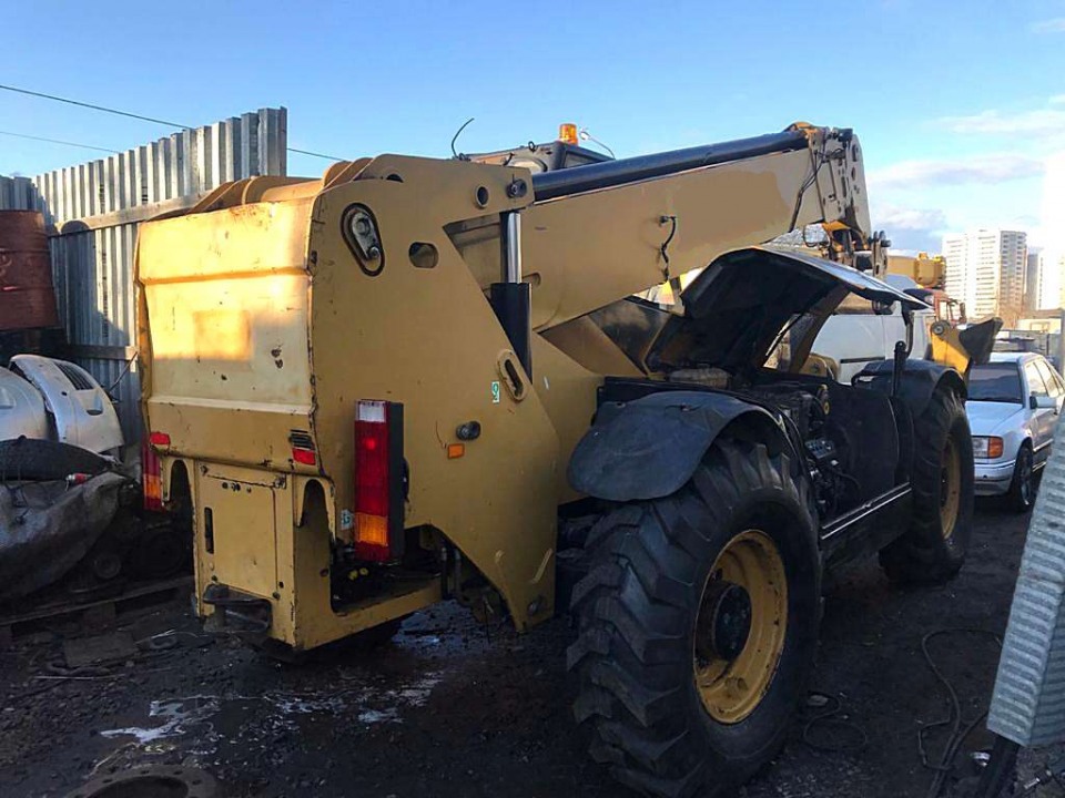  Погрузчик Caterpillar 580  2007 года