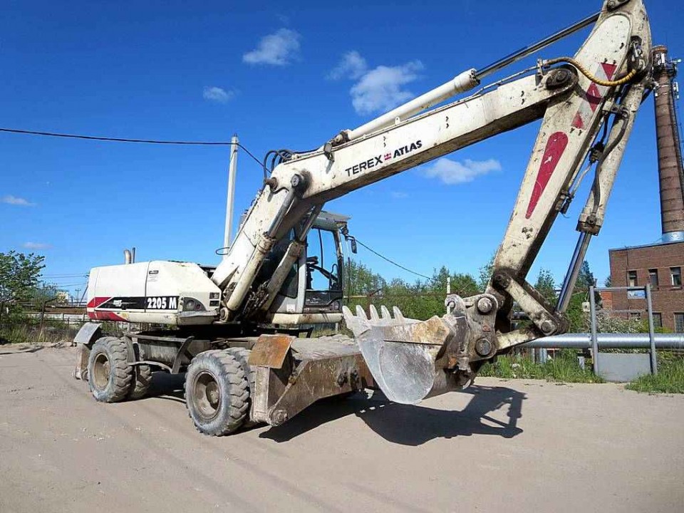  Экскаватор  TEREX ATLAS 2205 M  2004 года