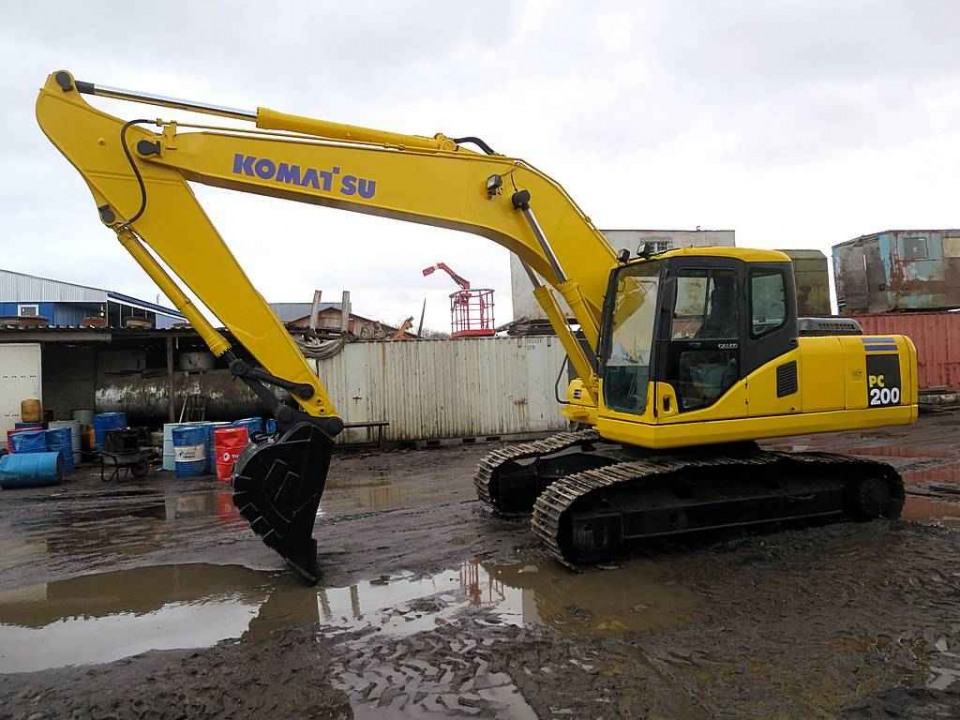  Экскаватор  KOMATSU PC200-7  2004 года