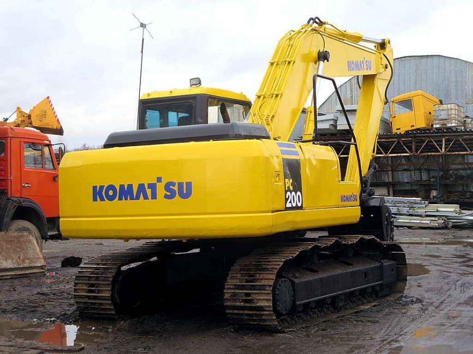 Экскаватор  KOMATSU PC200-7  2004 года