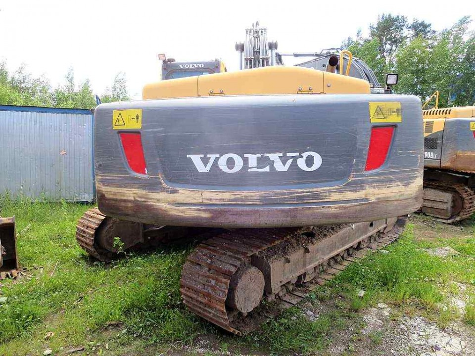  Экскаватор Volvo EC240 BLC Prime  2012 года