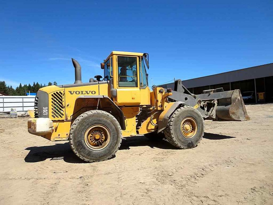  Погрузчик фронтальный Volvo L70  2007 года