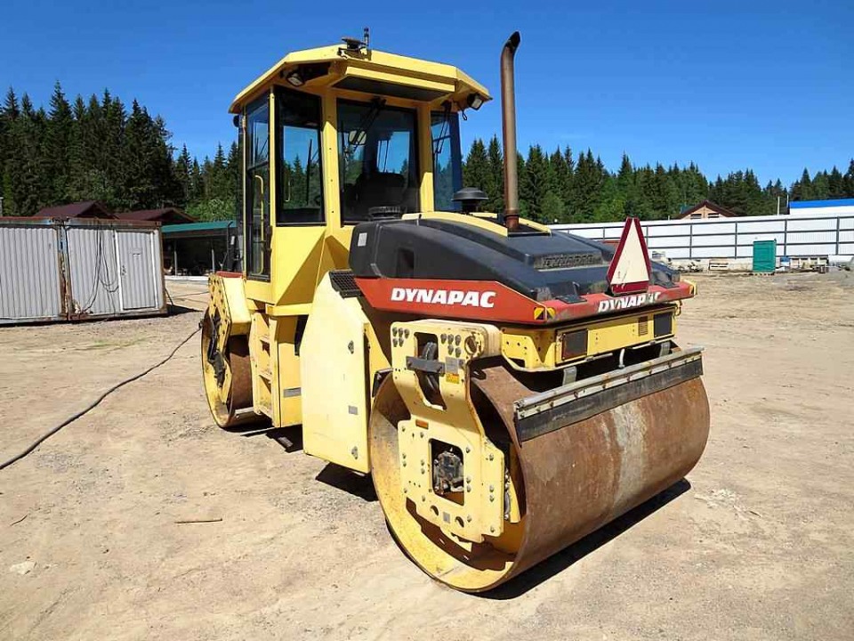  Каток  DYNAPAC CC322  2007 года