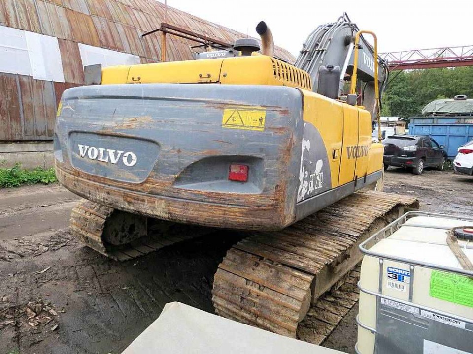  Экскаватор Volvo EC 240 BLC  2005 года