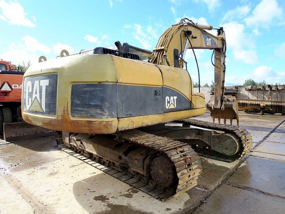 Экскаватор Caterpillar 320DL  2006 года
