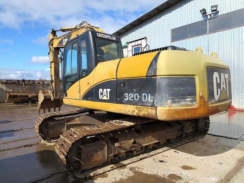  Экскаватор Caterpillar 320DL  2006 года