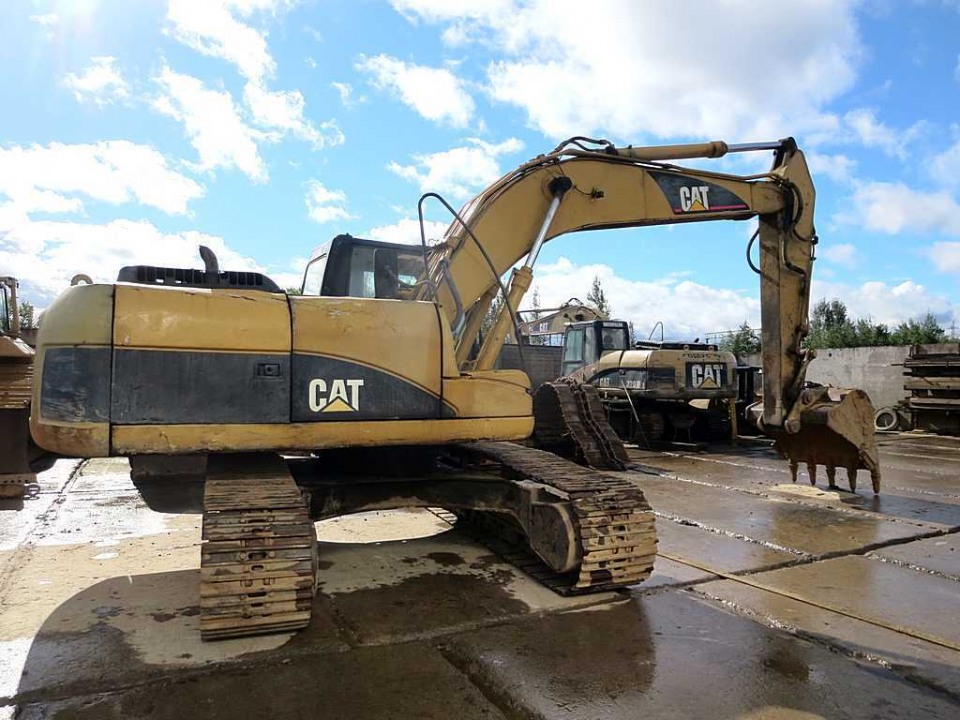  Экскаватор Caterpillar 320DL  2006 года