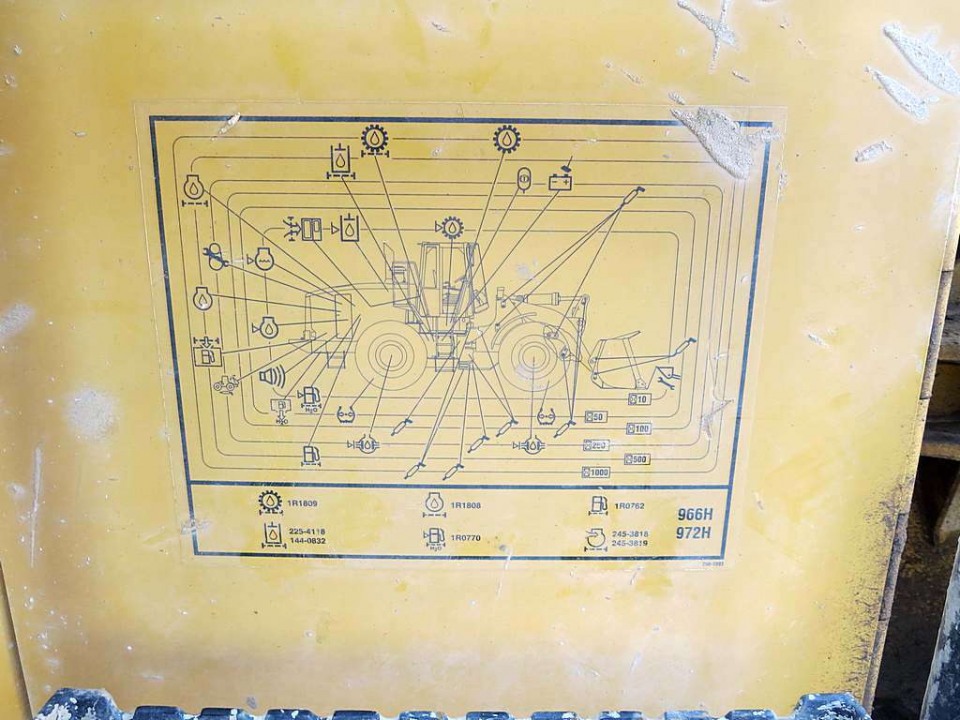  Погрузчик фронтальный Caterpillar 966H  2012 года