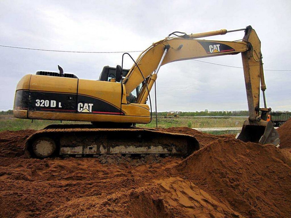  Экскаватор Caterpillar 320DL  2006 года