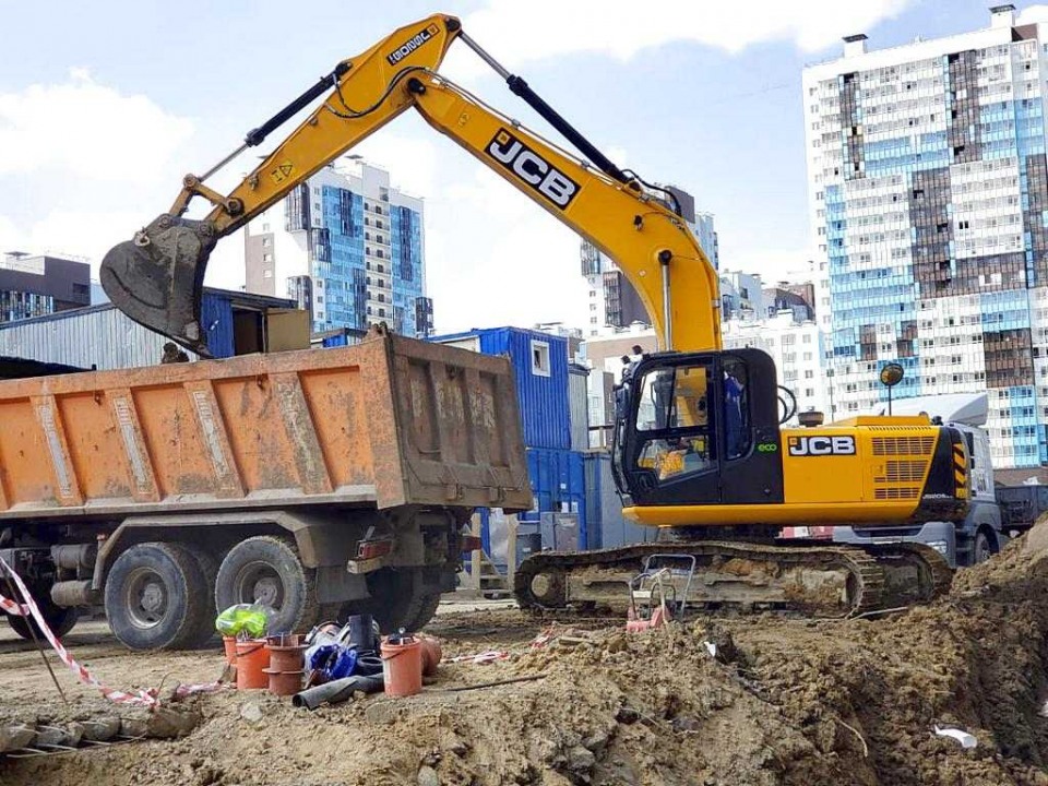  Экскаватор Caterpillar JCB JS 205 NLC  (габарит)  2019 года