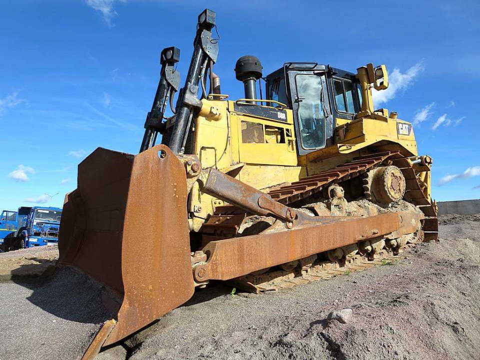  Бульдозер Caterpillar D8R  2012 года
