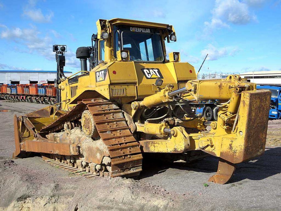  Бульдозер Caterpillar D8R  2012 года