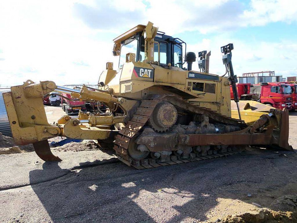  Бульдозер Caterpillar D8R  2012 года