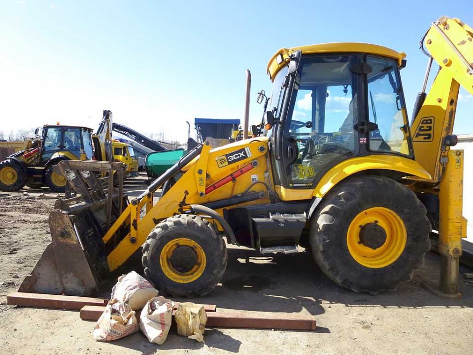 JCB 3CX  2009 года