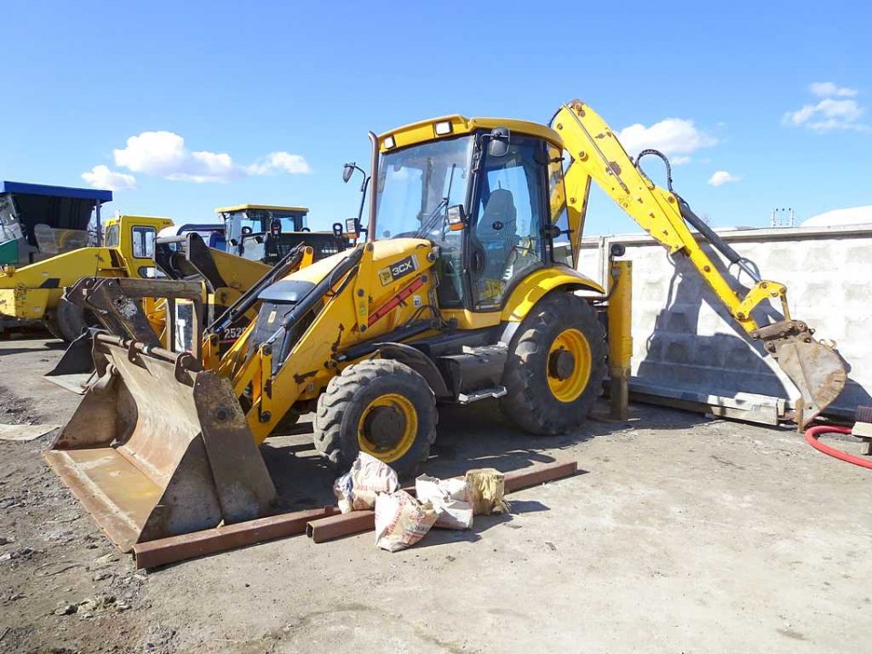 JCB 3CX  2009 года