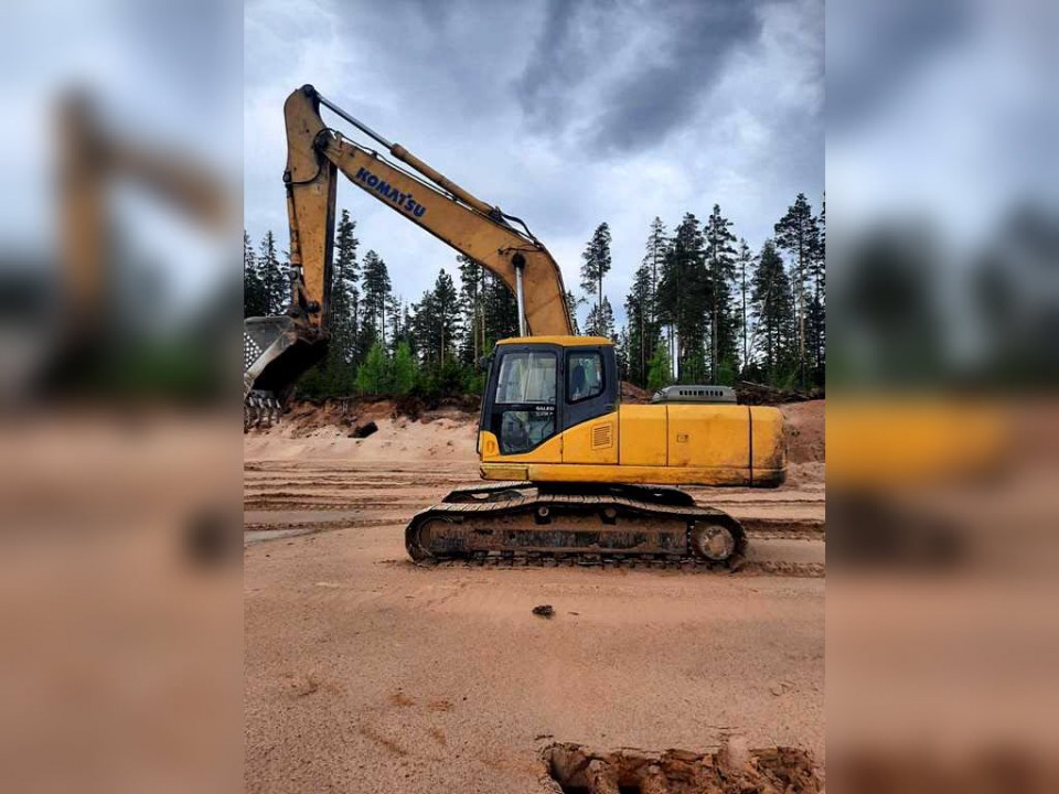  KOMATSU 220-7  2007 года