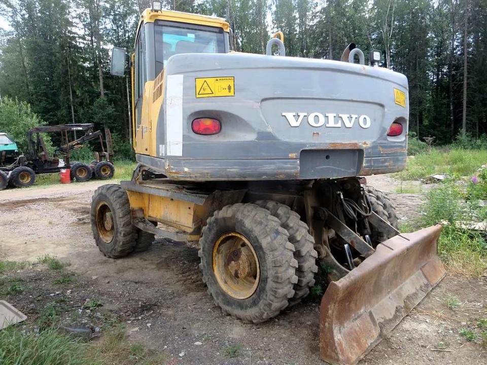  VOLVO 140  2008 года