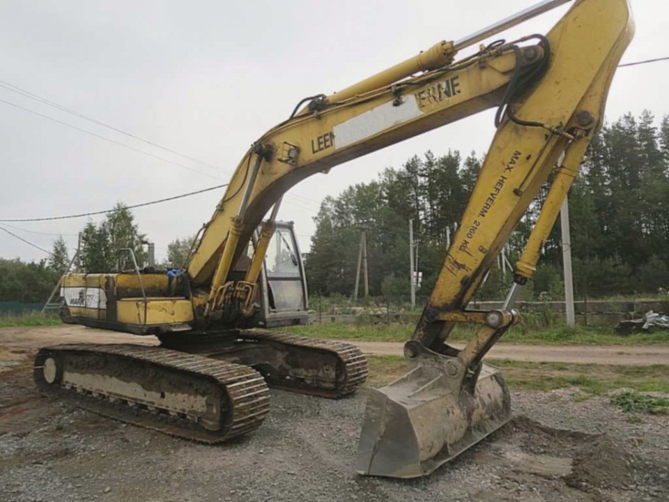  KOBELCO 210, 1 M3, ТНВД  1996 года
