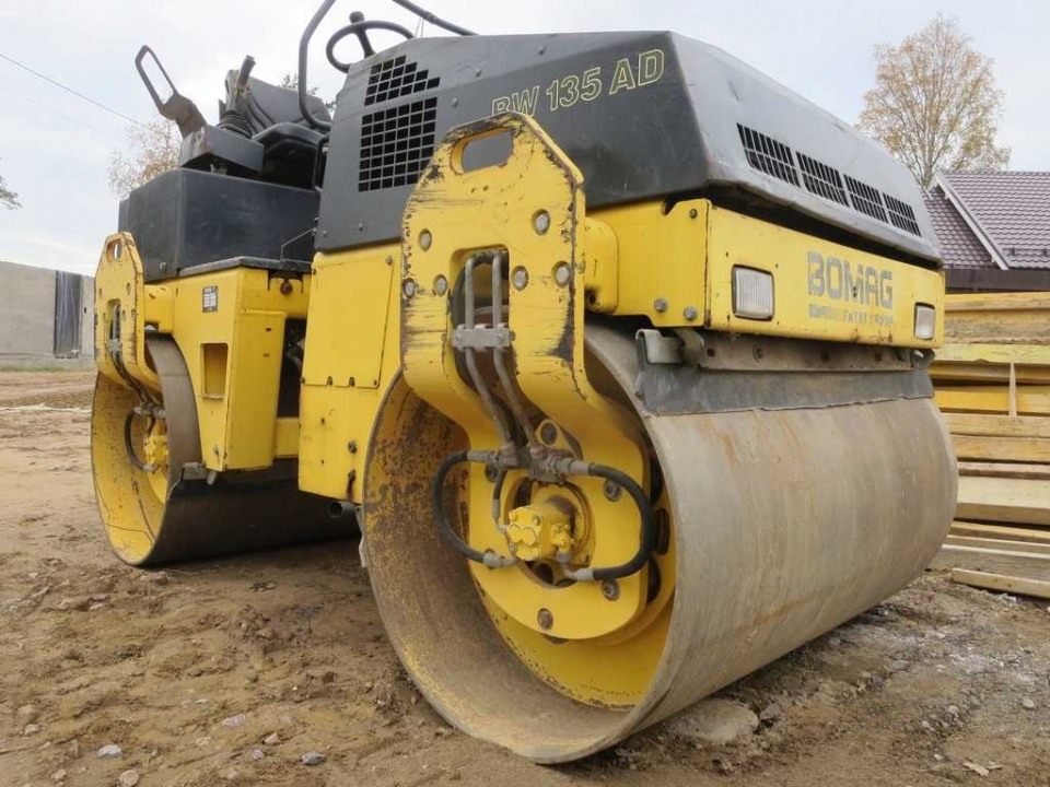  Каток BOMAG 135  2008 года