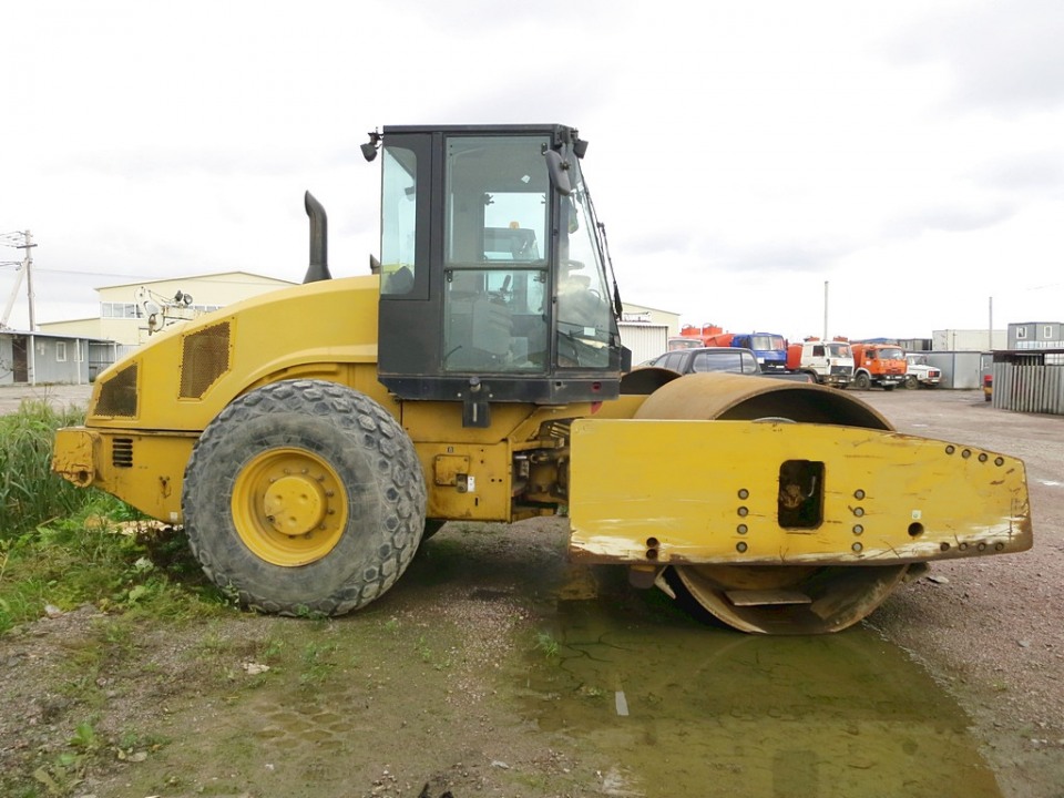  Каток Caterpillar CS76  2013 года